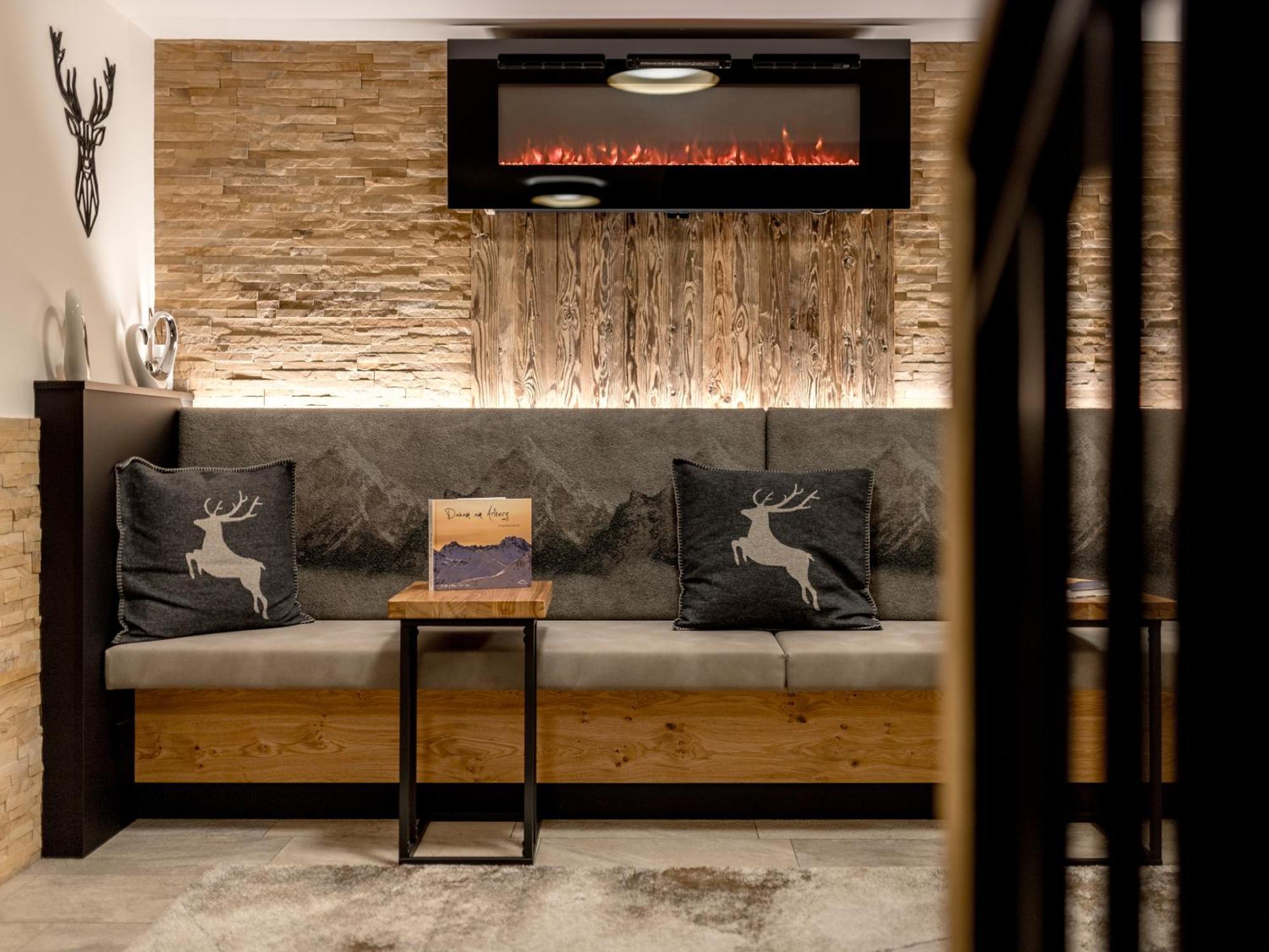ホテル Quality Hosts Arlberg - Haus Pepi Eiter サンクト・アントン・アム・アールベルク エクステリア 写真