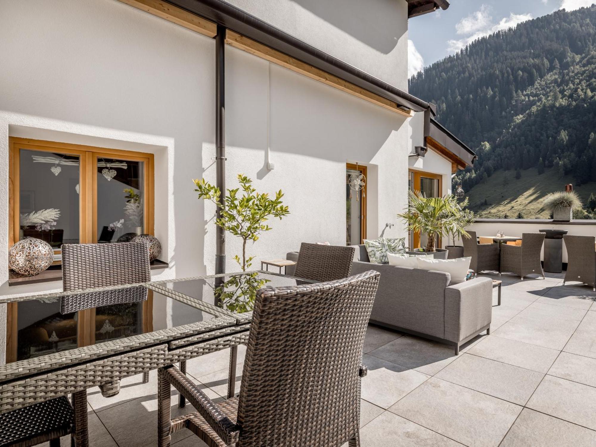 ホテル Quality Hosts Arlberg - Haus Pepi Eiter サンクト・アントン・アム・アールベルク エクステリア 写真