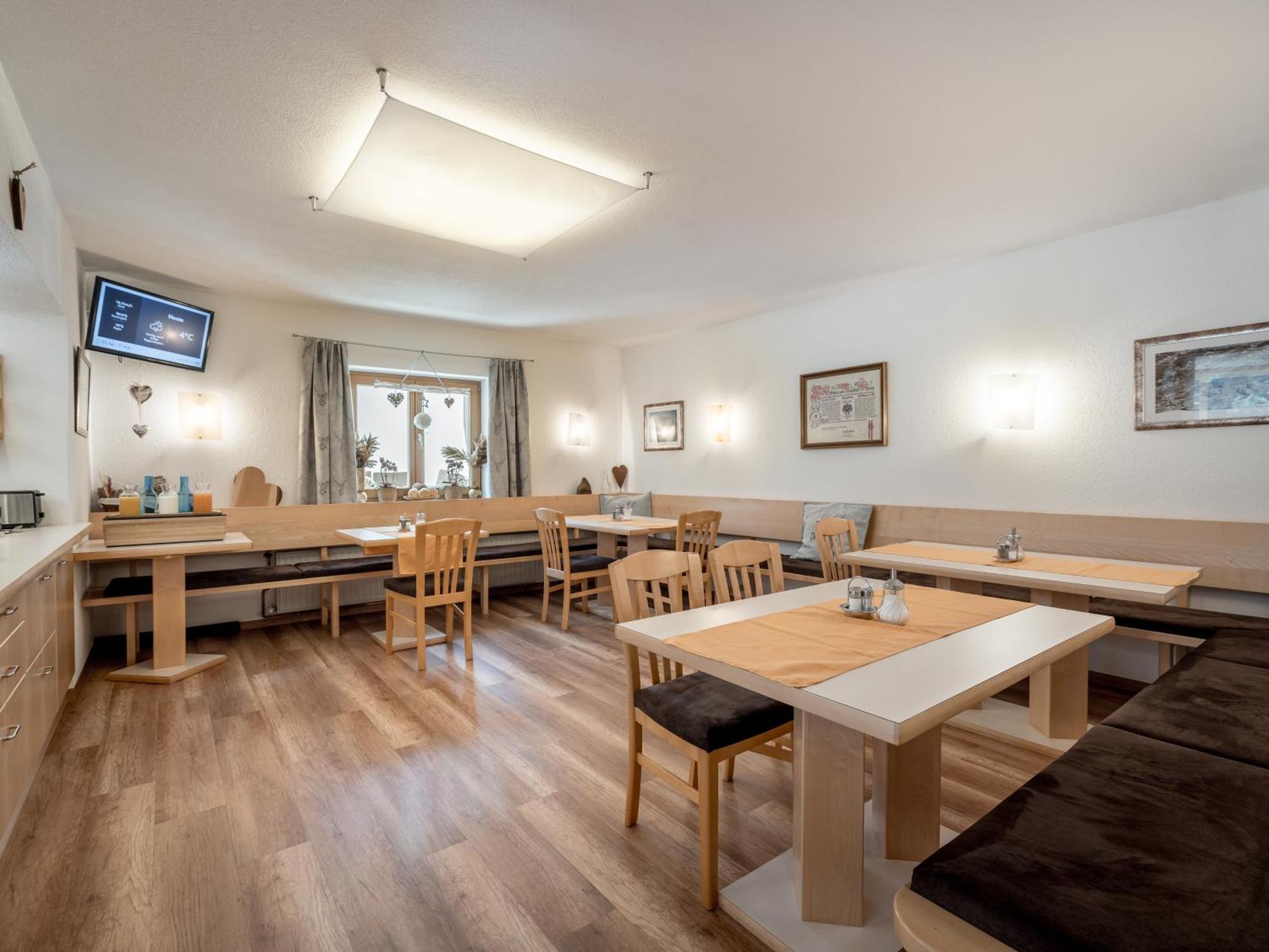 ホテル Quality Hosts Arlberg - Haus Pepi Eiter サンクト・アントン・アム・アールベルク エクステリア 写真