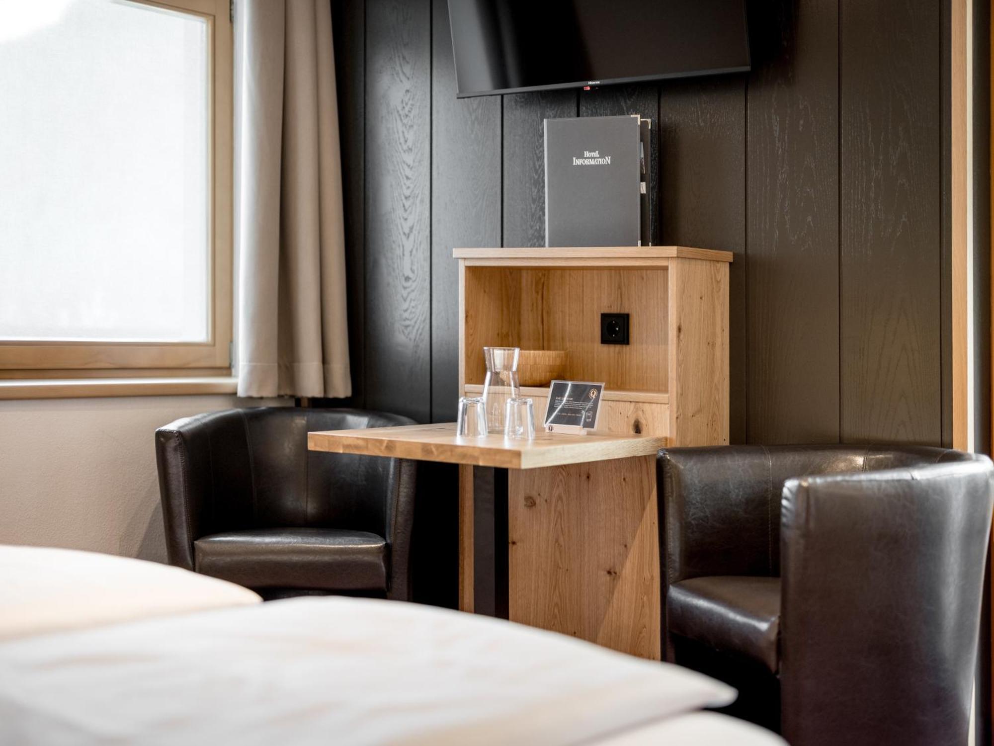 ホテル Quality Hosts Arlberg - Haus Pepi Eiter サンクト・アントン・アム・アールベルク エクステリア 写真