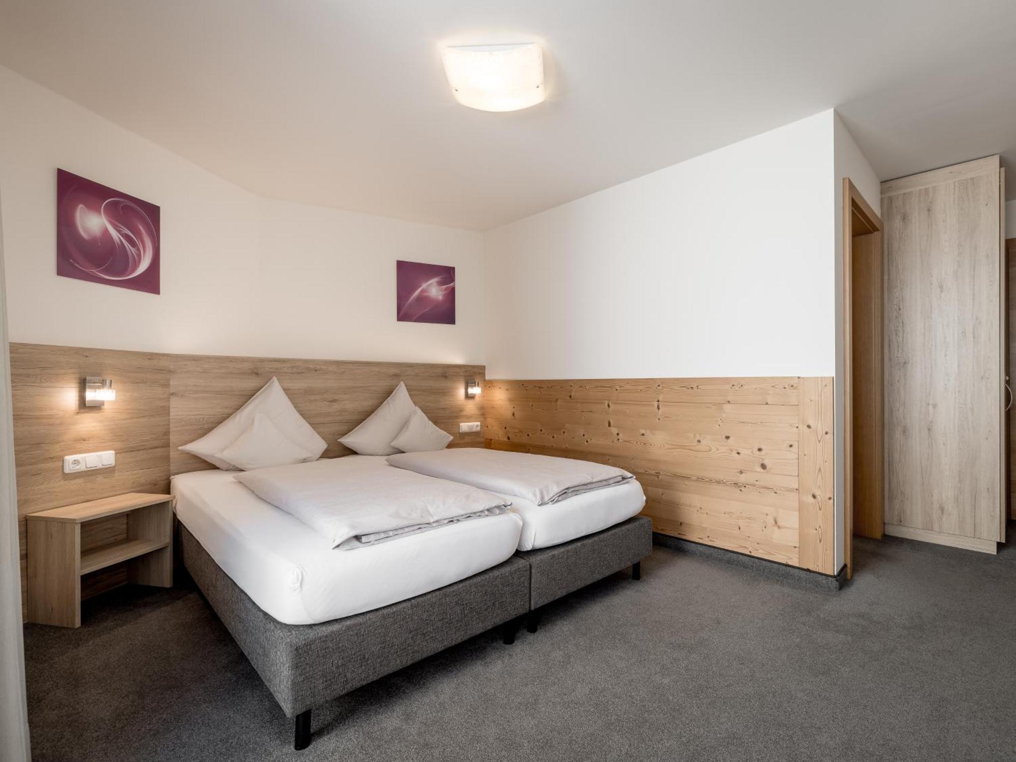ホテル Quality Hosts Arlberg - Haus Pepi Eiter サンクト・アントン・アム・アールベルク エクステリア 写真