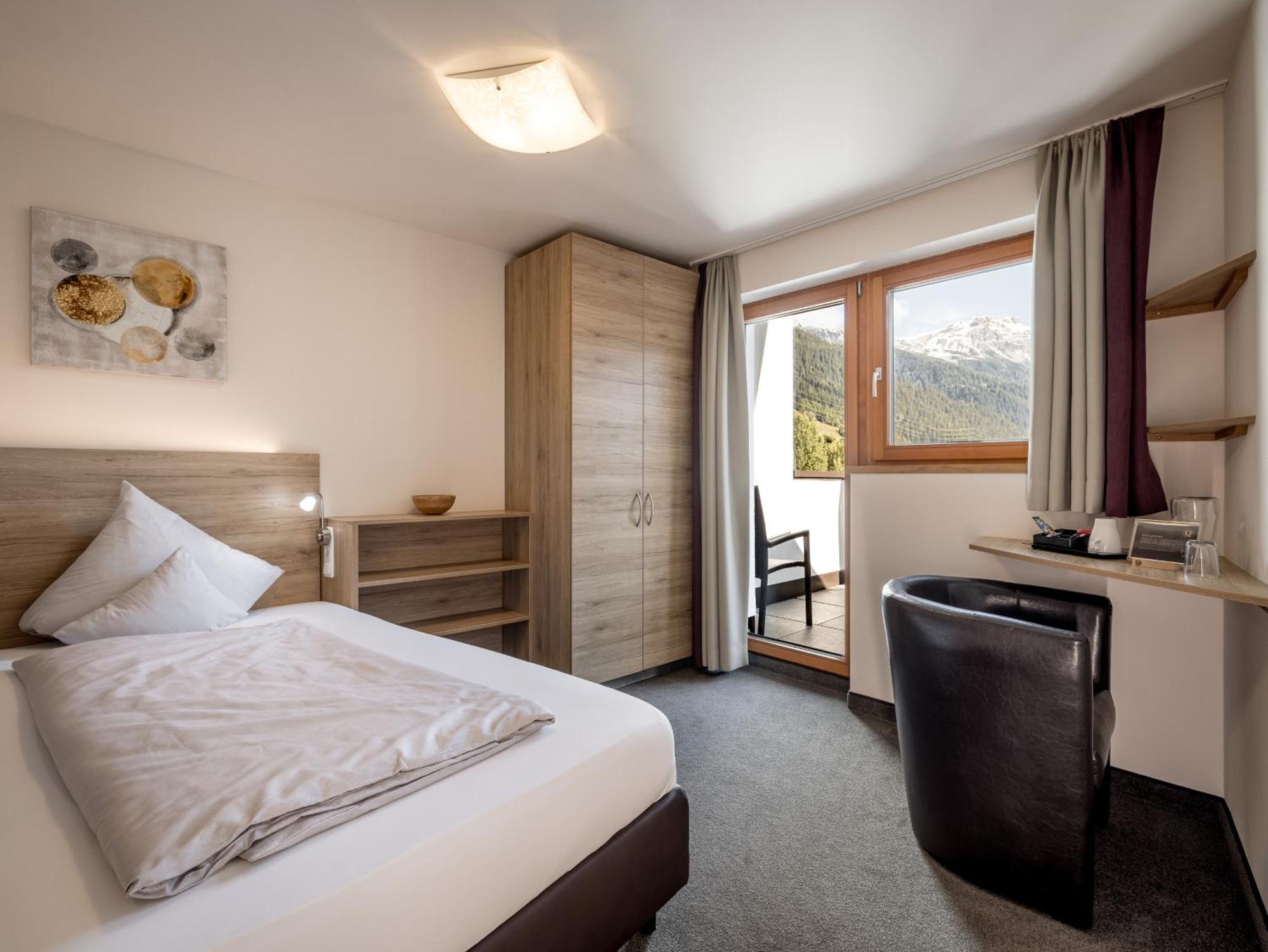 ホテル Quality Hosts Arlberg - Haus Pepi Eiter サンクト・アントン・アム・アールベルク エクステリア 写真