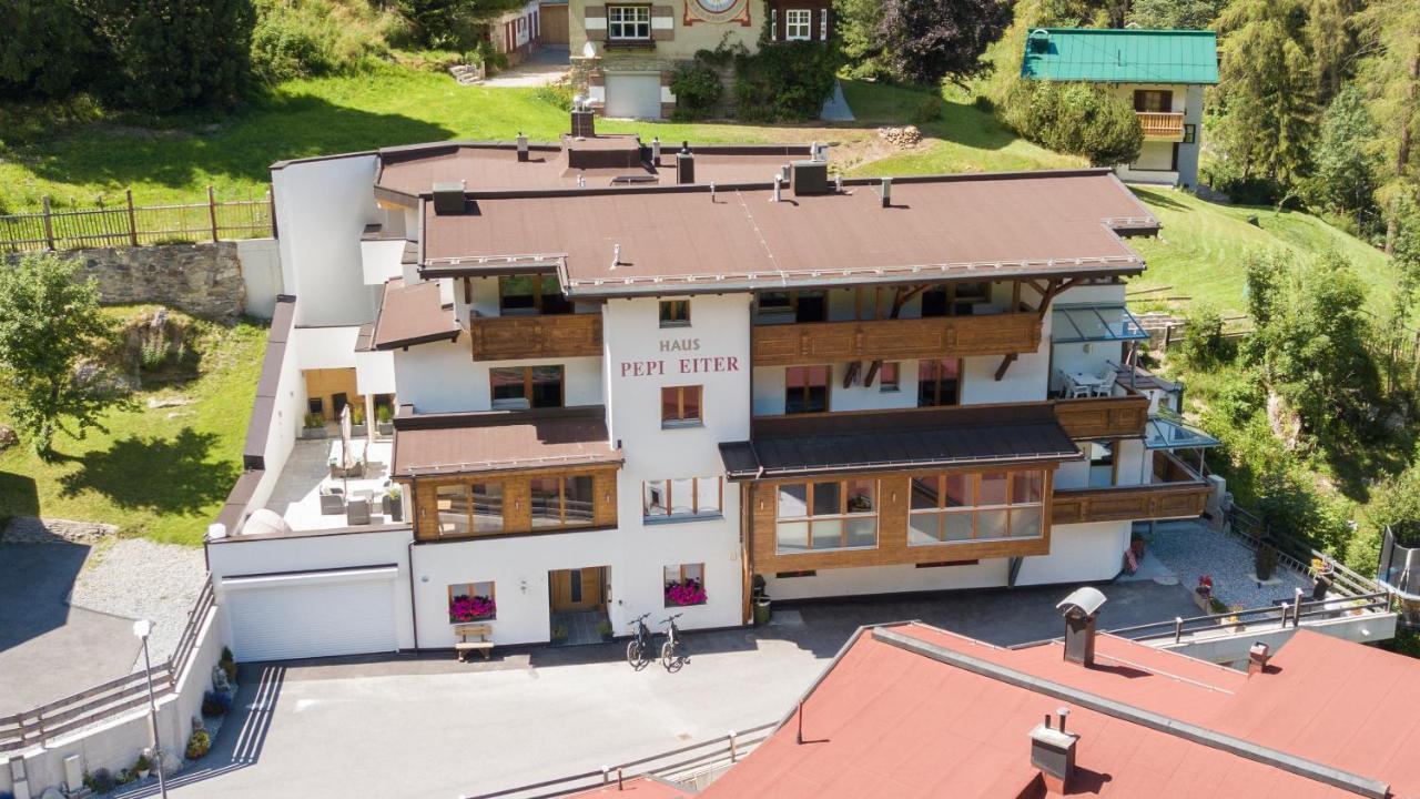 ホテル Quality Hosts Arlberg - Haus Pepi Eiter サンクト・アントン・アム・アールベルク エクステリア 写真